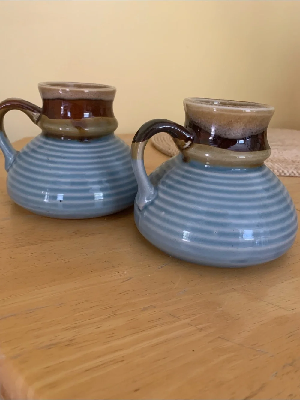Vintage Blue and Brown Gibson no spill travel mugs